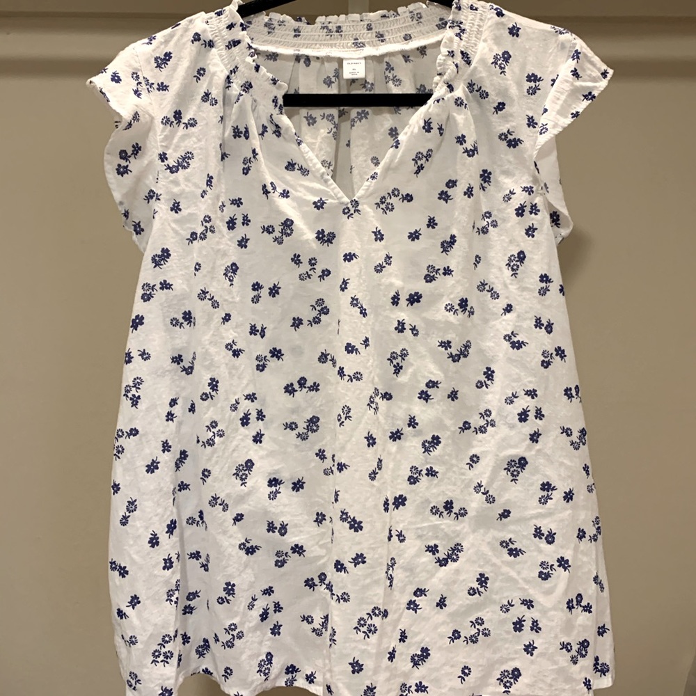 Short sleeve top
